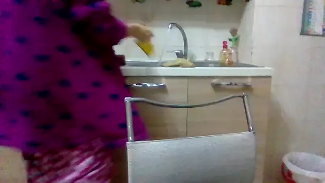 Snapshot of Kelly80 chatting on 11/18/25, 03:56 Kelly80 online show from 11/18/25, 03:56