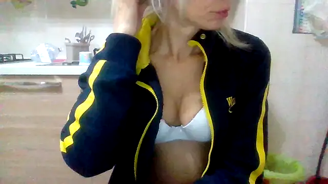 Snapshot of Kelly80 chatting on 11/28/25, 04:15 Kelly80 online show from 11/28/25, 04:15