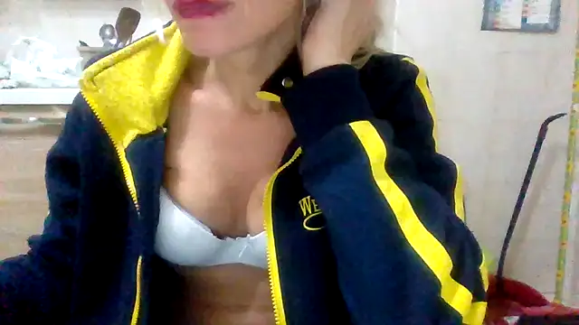 Snapshot of Kelly80 chatting on 11/28/25, 05:59 Kelly80 online show from 11/28/25, 05:59