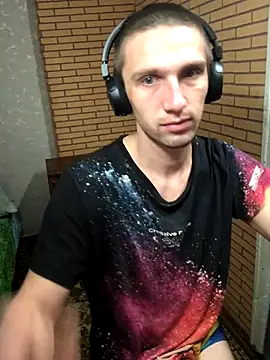 Snapshot of Alexilon chatting on 11/28/25, 04:20 Alexilon online show from 11/28/25, 04:20