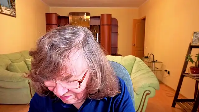 Betty Brick online show from 11/30/25, 10:25