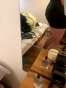 Snapshot of amiliatr chatting on 09/30/25, 11:59 amiliatr online show from 09/30/25, 11:59