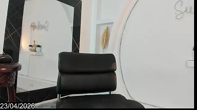 Snapshot of Vicky_Hottman chatting on 04/24/26, 02:30 Vicky Hottman online show from 04/24/26, 02:30