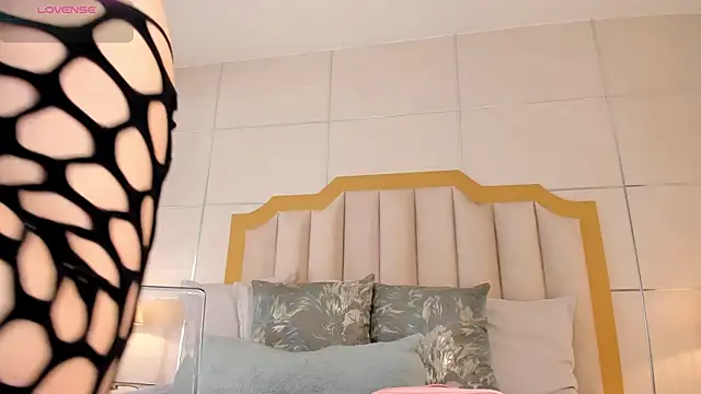 Snapshot of MaddieParker chatting on 11/01/25, 11:18 MaddieParker online show from 11/01/25, 11:18