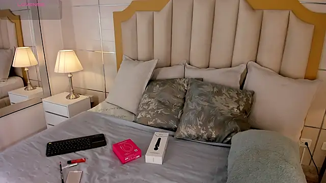 Snapshot of MaddieParker chatting on 11/27/25, 07:49 MaddieParker online show from 11/27/25, 07:49