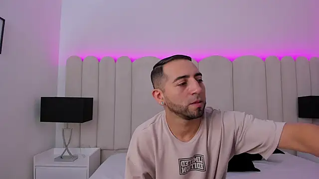 Snapshot of Lushian_ chatting on 09/13/25, 03:34 Lushian online show from 09/13/25, 03:34