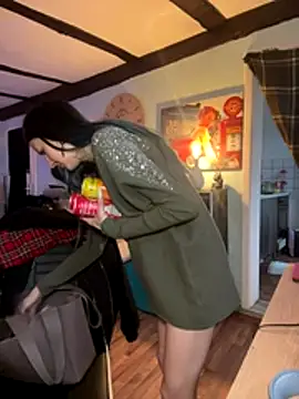 Seductively4 20 online show from 11/19/25, 01:00