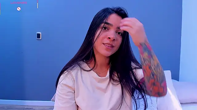 KamilaBetancourt online show from 06/12/26, 01:54