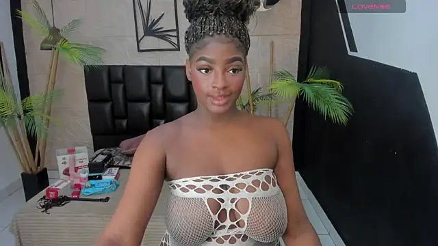 Snapshot of alana_bonny chatting on 10/02/25, 12:01 alana bonny online show from 10/02/25, 12:01