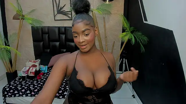 Snapshot of alana_bonny chatting on 11/07/25, 12:05 alana bonny online show from 11/07/25, 12:05