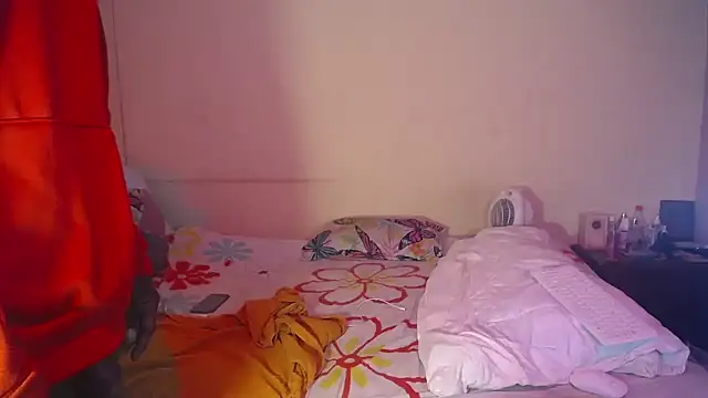 pink 7777 online show from 10/24/25, 06:15