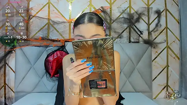 Cassidy 14 online show from 11/02/25, 08:33