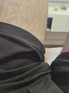 Snapshot of LeoMaduroSP chatting on 10/15/25, 11:05 LeoMaduroSP online show from 10/15/25, 11:05