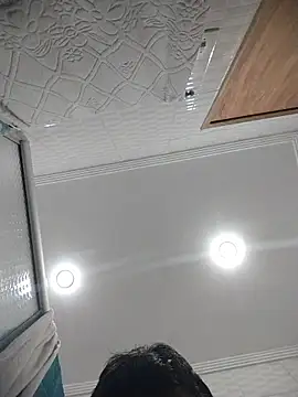 Snapshot of LeoMaduroSP chatting on 10/23/25, 04:56 LeoMaduroSP online show from 10/23/25, 04:56