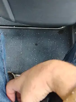 Snapshot of LeoMaduroSP chatting on 10/30/25, 12:39 LeoMaduroSP online show from 10/30/25, 12:39