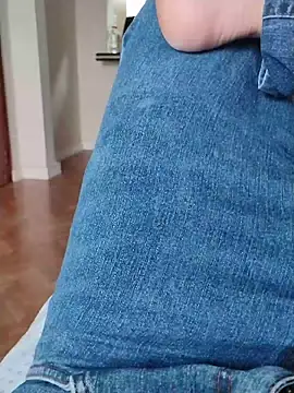 Snapshot of LeoMaduroSP chatting on 11/04/25, 04:28 LeoMaduroSP online show from 11/04/25, 04:28