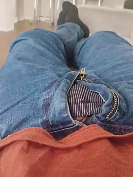 Snapshot of LeoMaduroSP chatting on 11/17/25, 08:47 LeoMaduroSP online show from 11/17/25, 08:47