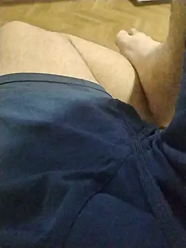 Snapshot of LeoMaduroSP chatting on 12/02/25, 10:49 LeoMaduroSP online show from 12/02/25, 10:49