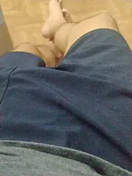 Snapshot of LeoMaduroSP chatting on 12/13/25, 11:43 LeoMaduroSP online show from 12/13/25, 11:43