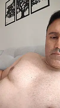 Snapshot of LeoMaduroSP chatting on 02/12/26, 12:55 LeoMaduroSP online show from 02/12/26, 12:55