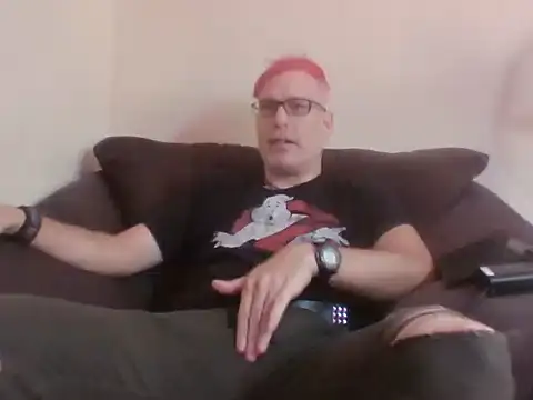 Snapshot of nerdy6 chatting on 10/18/25, 04:19 nerdy6 online show from 10/18/25, 04:19