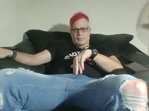 Snapshot of nerdy6 chatting on 11/09/25, 08:12 nerdy6 online show from 11/09/25, 08:12