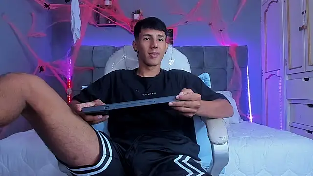 Juan zabala online show from 10/18/25, 12:39