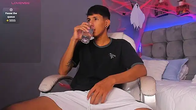 Juan zabala online show from 10/24/25, 11:17