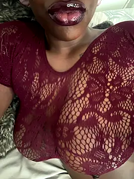 Snapshot of bustyblackebony chatting on 10/07/25, 10:56 bustyblackebony online show from 10/07/25, 10:56