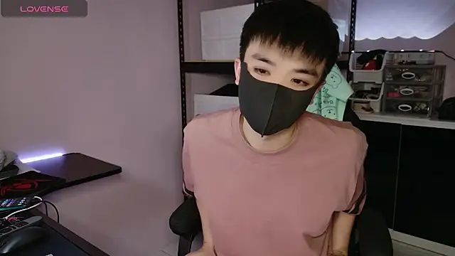 Snapshot of doggyman523 chatting on 10/07/25, 03:53 doggyman523 online show from 10/07/25, 03:53