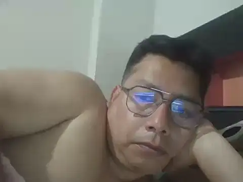 Snapshot of Napoleon246 chatting on 10/28/25, 03:21 Napoleon246 online show from 10/28/25, 03:21