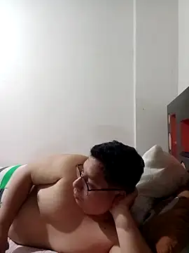 Snapshot of Napoleon246 chatting on 10/29/25, 04:15 Napoleon246 online show from 10/29/25, 04:15