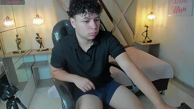 BenjaminBottonn online show from 09/25/25, 07:39