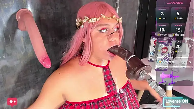 Snapshot of sharlotthe_bigass chatting on 11/15/25, 11:54 sharlotthe bigass online show from 11/15/25, 11:54