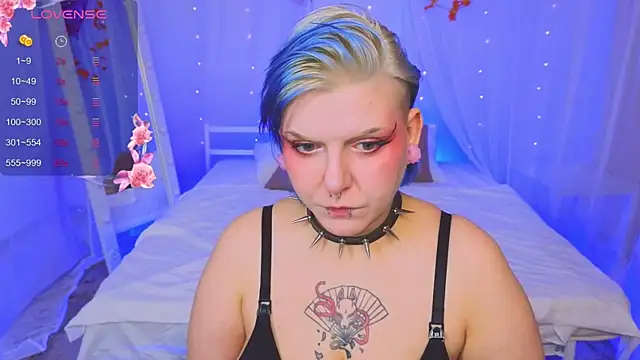 bluelunaray online show from 09/24/25, 11:02