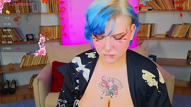 bluelunaray online show from 09/26/25, 11:14