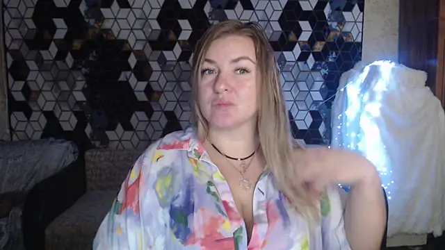 NikaSkylink online show from 11/24/25, 08:08