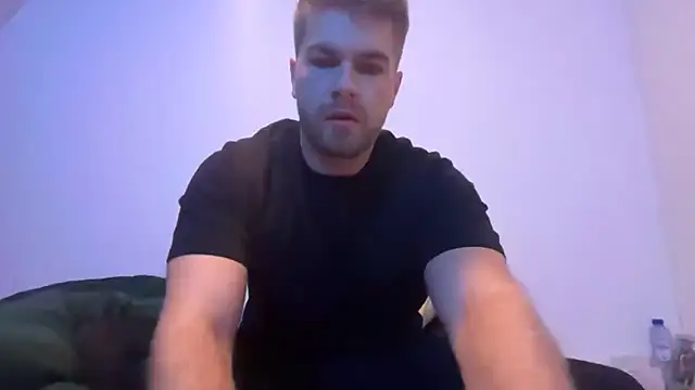 Snapshot of vikingjoo chatting on 11/15/25, 10:56 vikingjoo online show from 11/15/25, 10:56