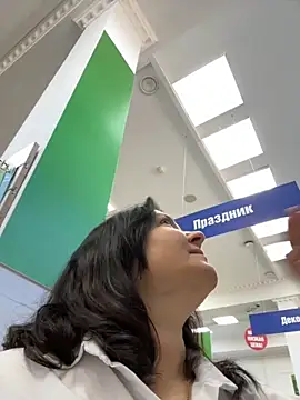 Liza Will online show from 10/03/25, 10:23