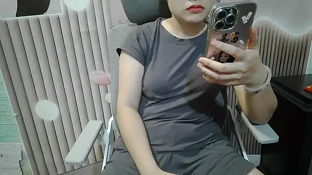 Emachiii online show from 09/09/25, 12:21