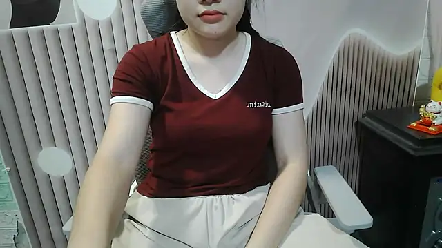 Snapshot of Emachiii chatting on 09/25/25, 12:47 Emachiii online show from 09/25/25, 12:47