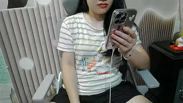 Snapshot of Emachiii chatting on 09/28/25, 04:29 Emachiii online show from 09/28/25, 04:29