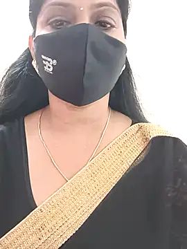 Snapshot of shivani27 chatting on 10/03/25, 08:44 shivani27 online show from 10/03/25, 08:44