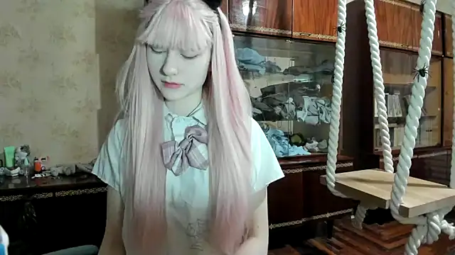 kioshi kiss online show from 10/31/25, 03:13