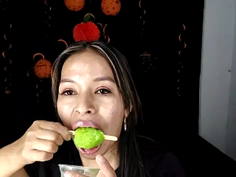 AntonelaMorriz online show from 10/13/25, 07:14