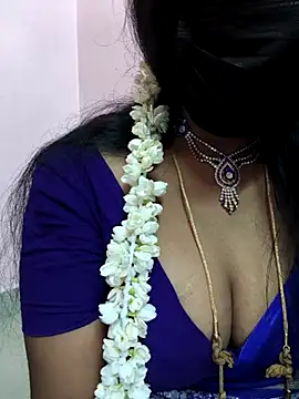 Snapshot of sana-99 chatting on 11/04/25, 03:49 sana-99 online show from 11/04/25, 03:49