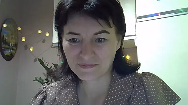 Krystal 82 online show from 10/05/25, 07:12