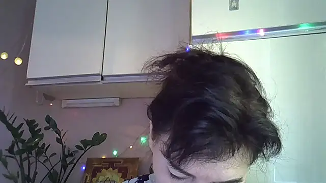 Krystal 82 online show from 10/21/25, 07:53