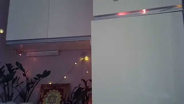 Krystal 82 online show from 10/28/25, 07:34