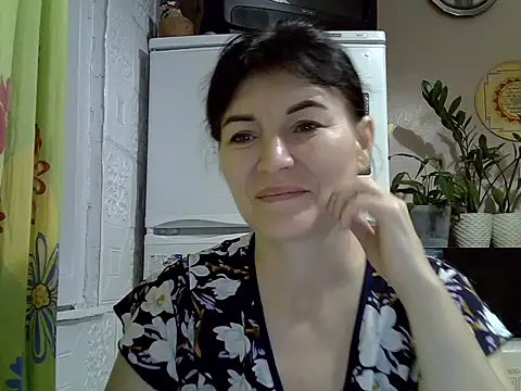 Krystal 82 online show from 10/31/25, 05:14